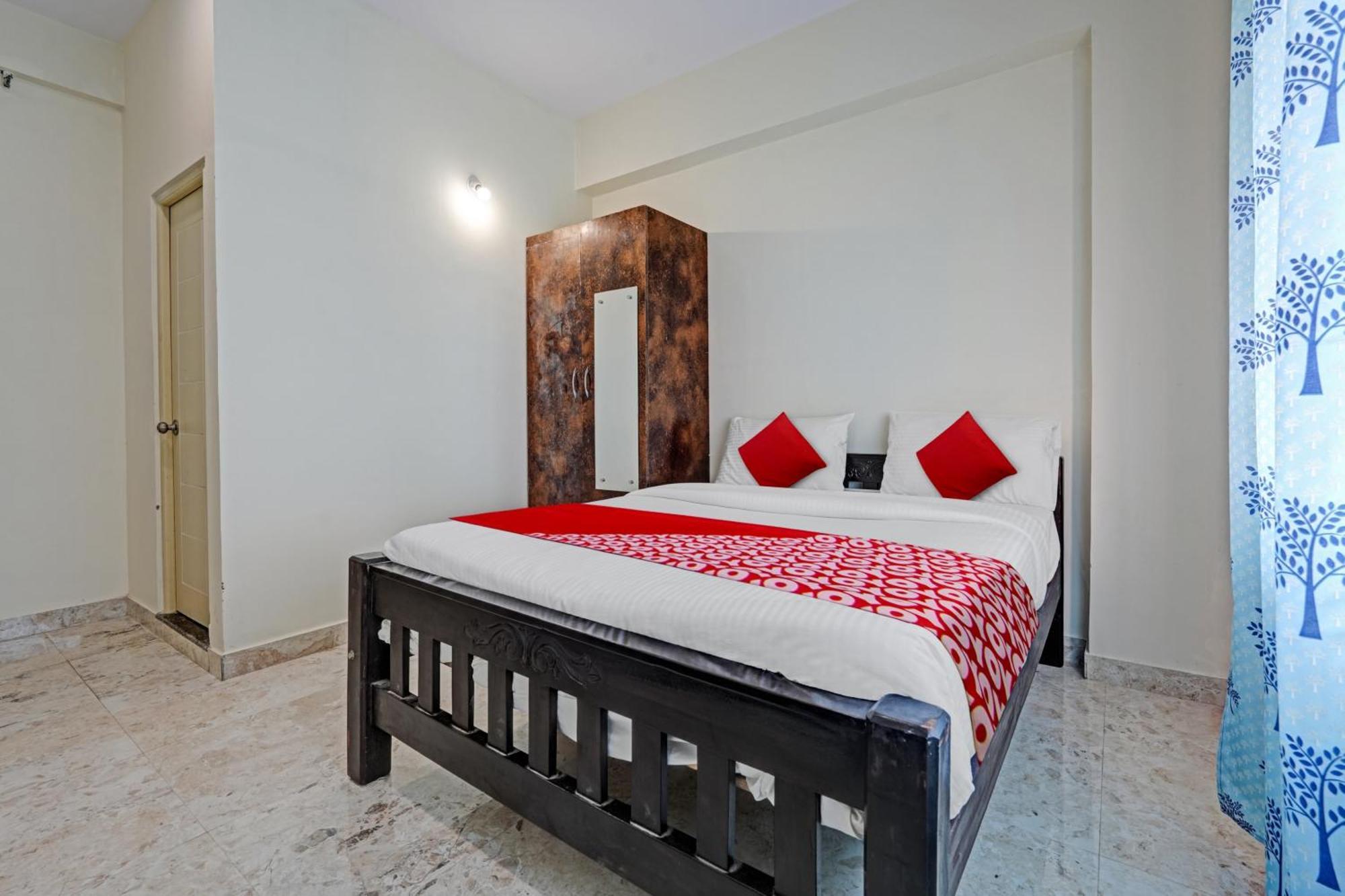 Hotel O Sri Chowdeshwari Boarding And Lodging Tavarikere Exterior photo