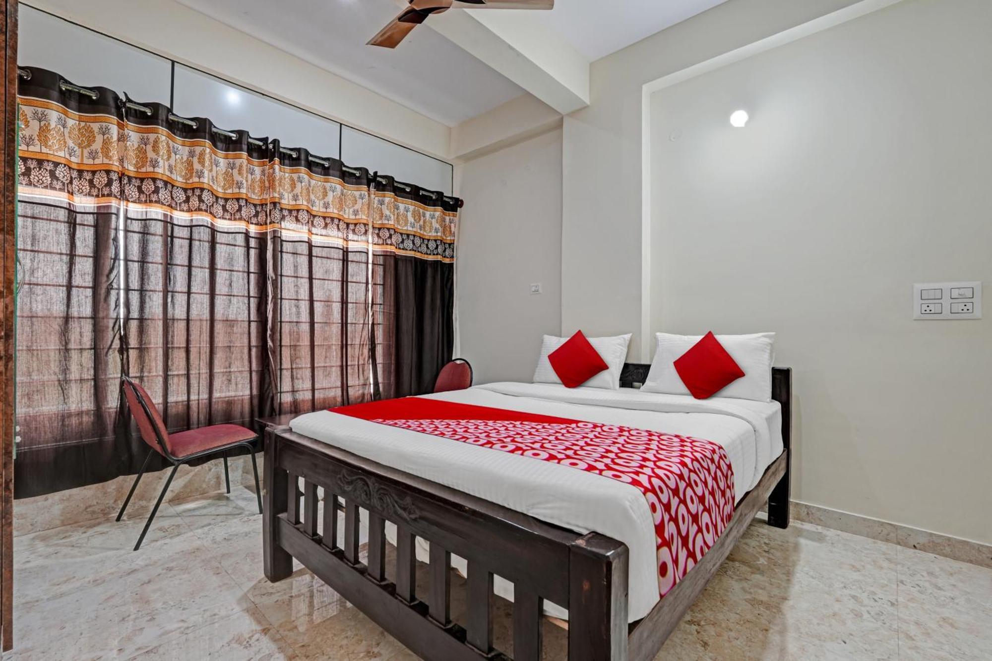 Hotel O Sri Chowdeshwari Boarding And Lodging Tavarikere Exterior photo
